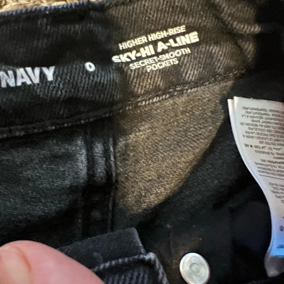 old navy high waisted black denim shorts - Picture 5 of 6